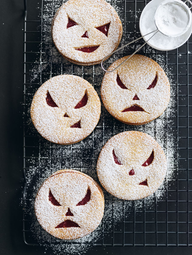 COOKING WITH KIDS HALLOWEEN WICKED COOKIE SANDWICHES