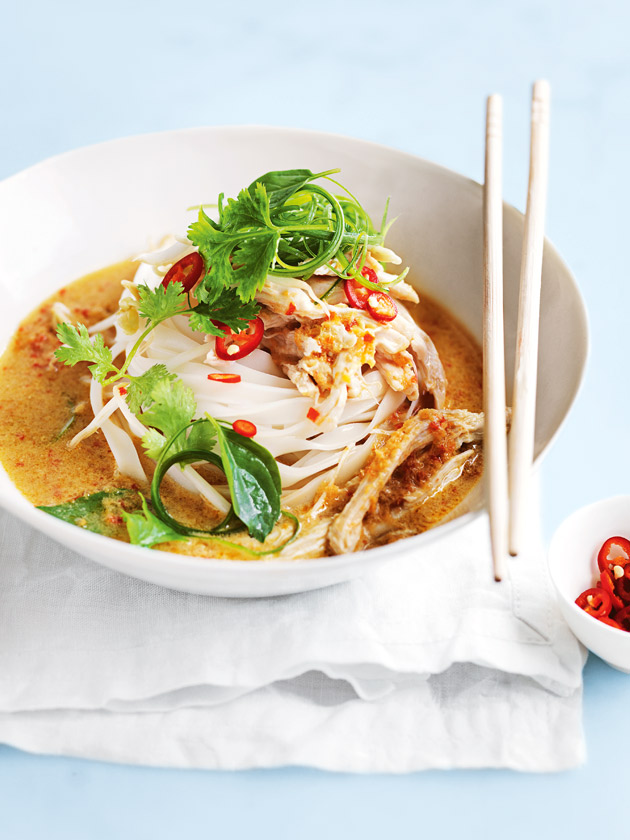 SIMPLE AND DELICIOUS CLASSIC CHICKEN LAKSA