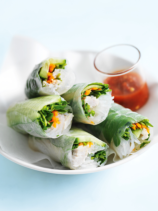 EASY SNACK COCONUT CHICKEN RICE PAPER ROLLS