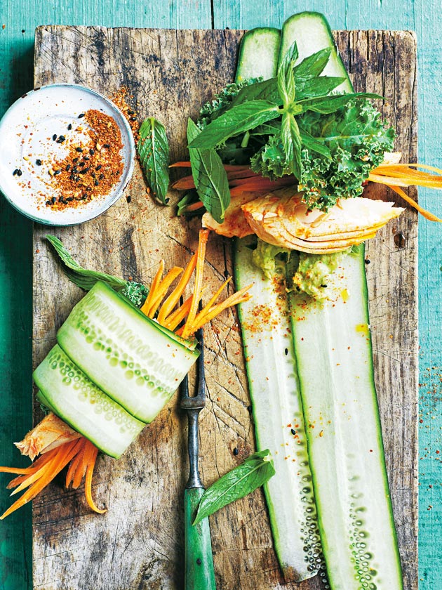 FRESH LUNCHES SPICY CUCUMBER AND TUNA WRAPS