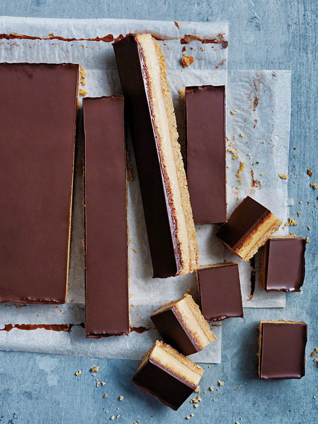 FAMILY FAVOURITE CLASSIC CHOCOLATE CARAMEL SLICE