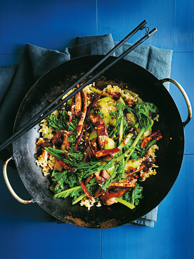 EASY WEEKNIGHTS BEEF AND BROCCOLINI IN OYSTER SAUCE STIR FRY