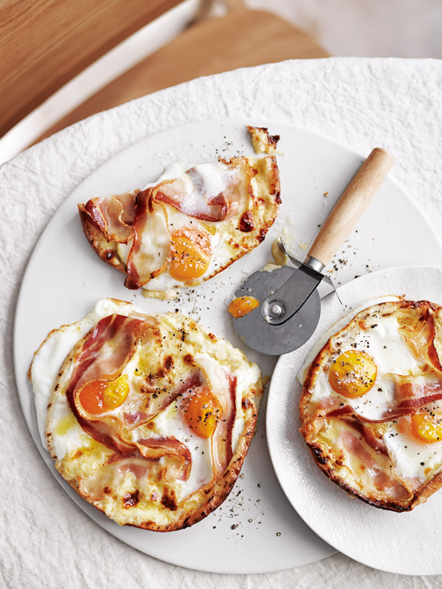 WEEKEND FAVOURITE CHEAT'S CROQUE MADAME PIZZA