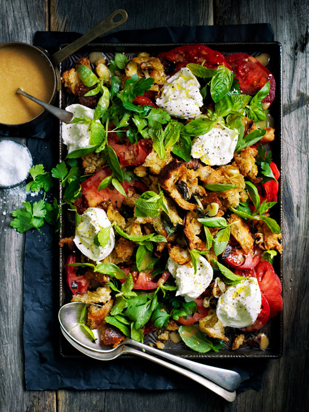 CROWD PLEASER HERB AND GARLIC SOURDOUGH CROUTON SALAD