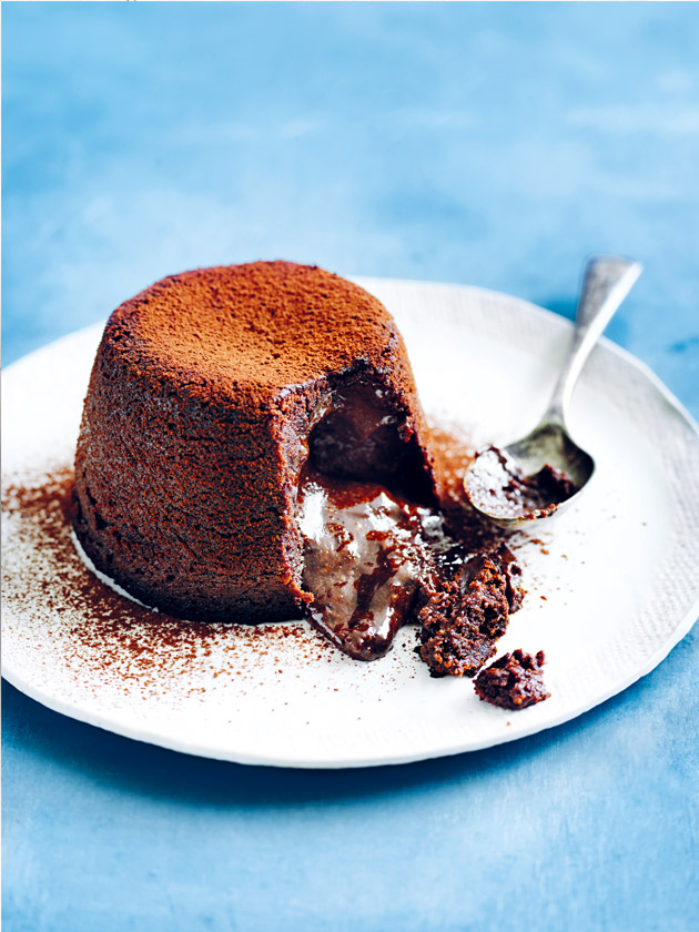 SWEET TREAT MAGIC CHOCOLATE MOLTEN PUDDINGS