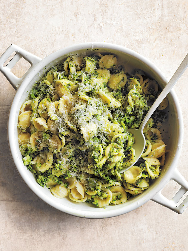 COOKING WITH KIDS MEAN GREEN PESTO PASTA
