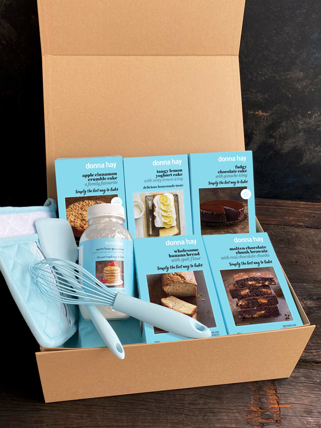 BAKING TREATS THE ULTIMATE BAKING COLLECTION