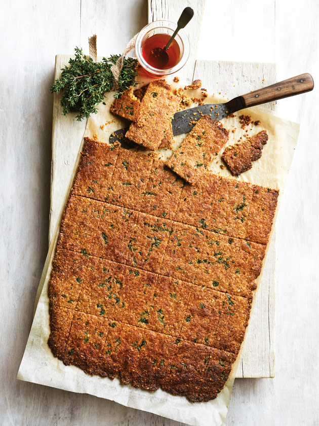 ENTERTAINING FAVOURITE THYME AND WALNUT CRACKERS