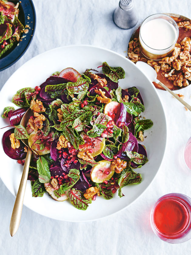 Fig and beetroot salad with goat's cheese dressing