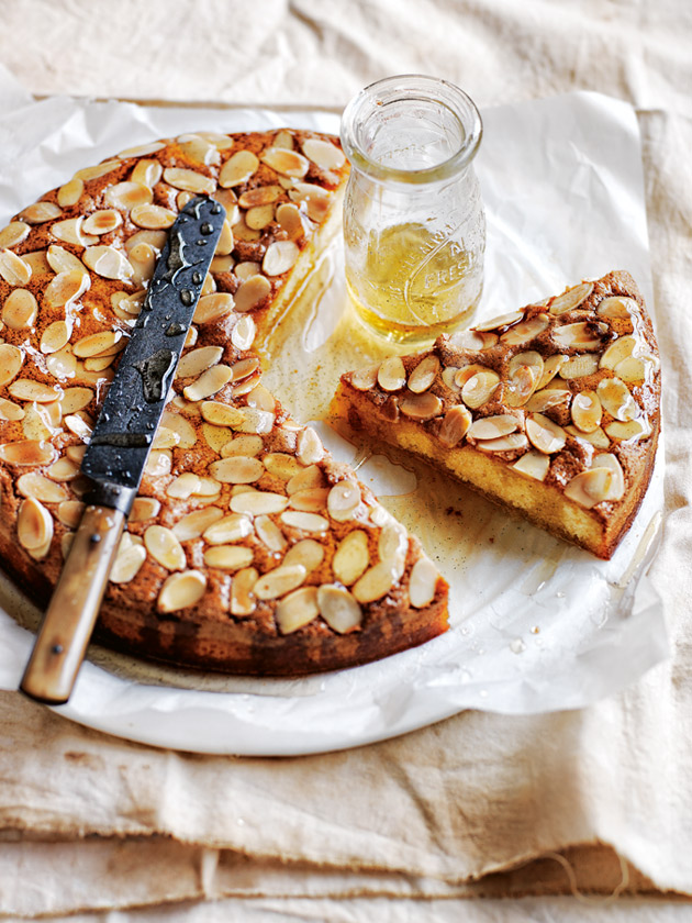 Orange syrup cake with candied oranges recipe | 310 calories | Happy Forks