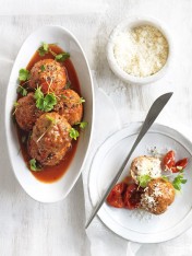 bocconcini-stuffed meatballs with tomato sauce
