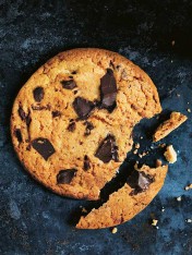 chewy chocolate chip cookies  Chocolate-Caramel Gash Chewy chocolate chip cookie