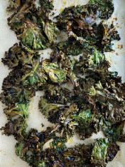 cheesy kale chips