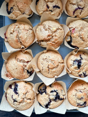 banana and blueberry muffins