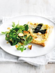 blue cheese tart with roasted garlic