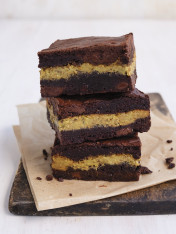 choc chunk brownie with Dubai chocolate bar filling