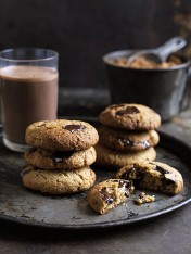 Chocolate chip cookies with extra virgin olive oil