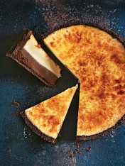 chocolate and vanilla brûlée cheesecake