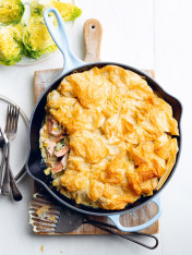 creamy salmon and leek pie