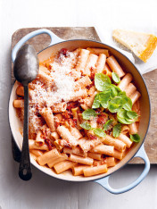 creamy sundried tomato rigatoni