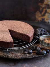 Flourless chocolate mud cake with extra virgin olive oil