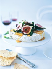 marinated figs with brie