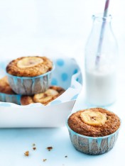 mini banana and choc-chip muffins