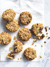 oat, almond and chia cookies