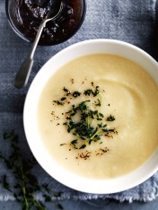 parsnip and caramelised onion soup