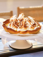 passionfruit meringue tart