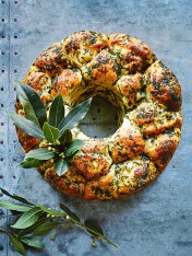 potato and herb pull-apart bread wreath