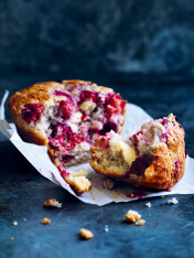 simple raspberry and white chocolate muffins