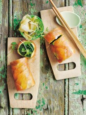 smoked salmon, avocado and spinach rolls