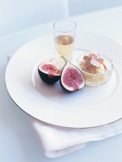 toasted almond mascarpone figs