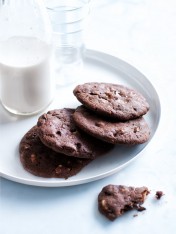 white and dark chocolate pecan cookies