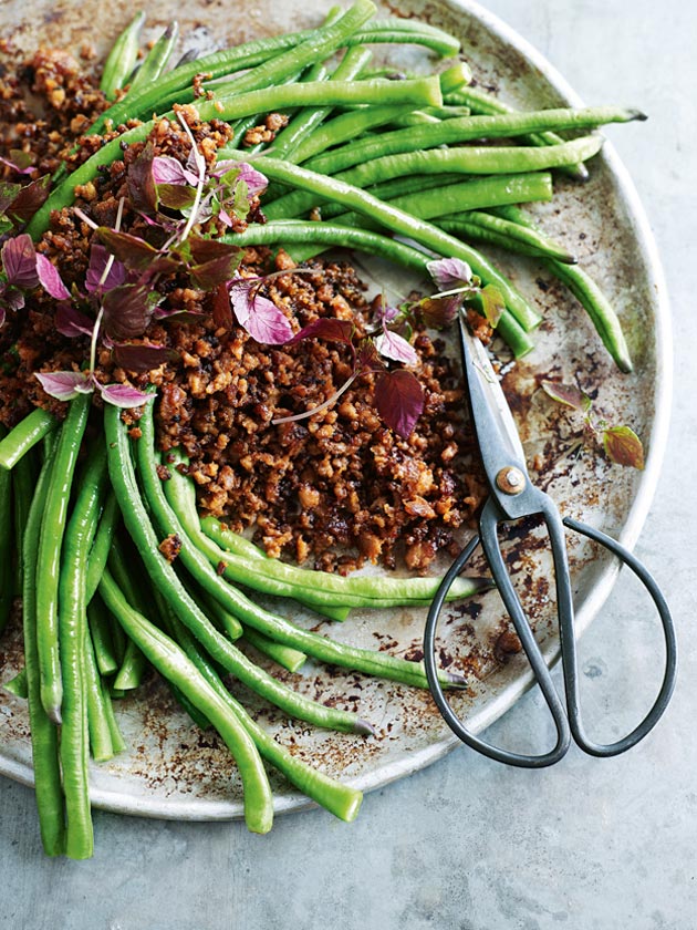 Crispy Pork And Chilli Mince With Snake Beans Donna Hay