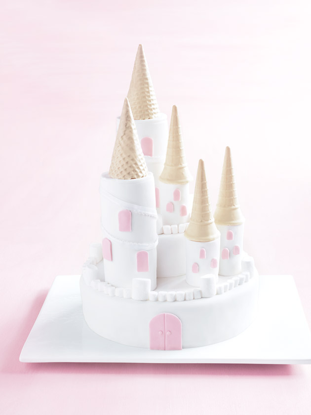 Frozen Birthday Cake - the Ice Castle - girl. Inspired.