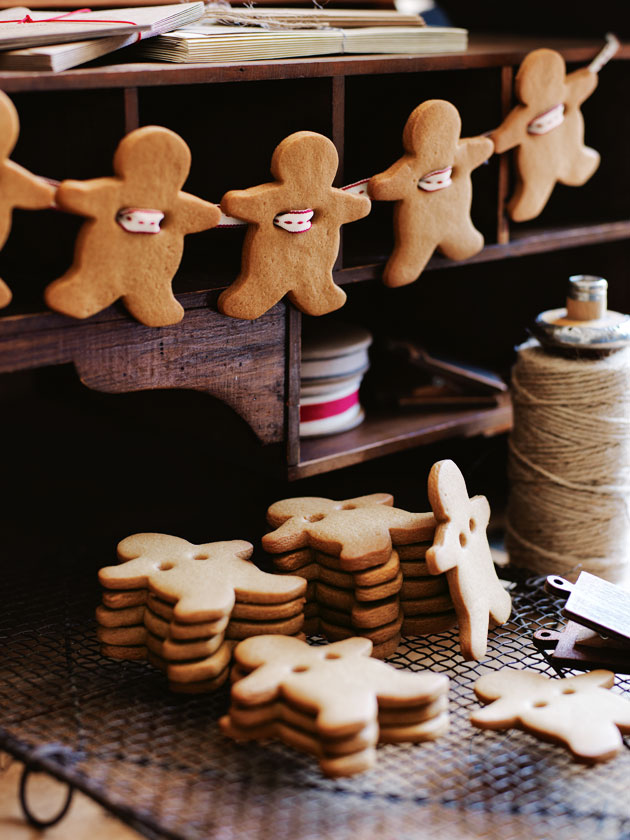 Gingerbread Men Garland | Donna Hay