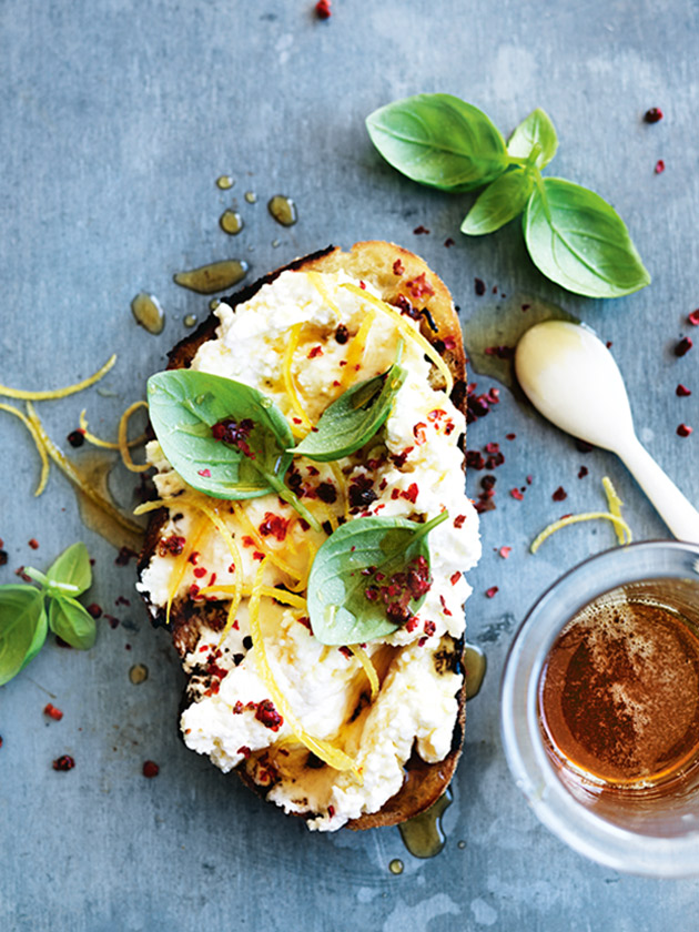 lemon_ricotta_basil_bruschetta.jpg