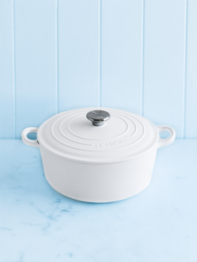Le Creuset 24cm casserole in cotton Le Creuset 24cm casserole in cotton