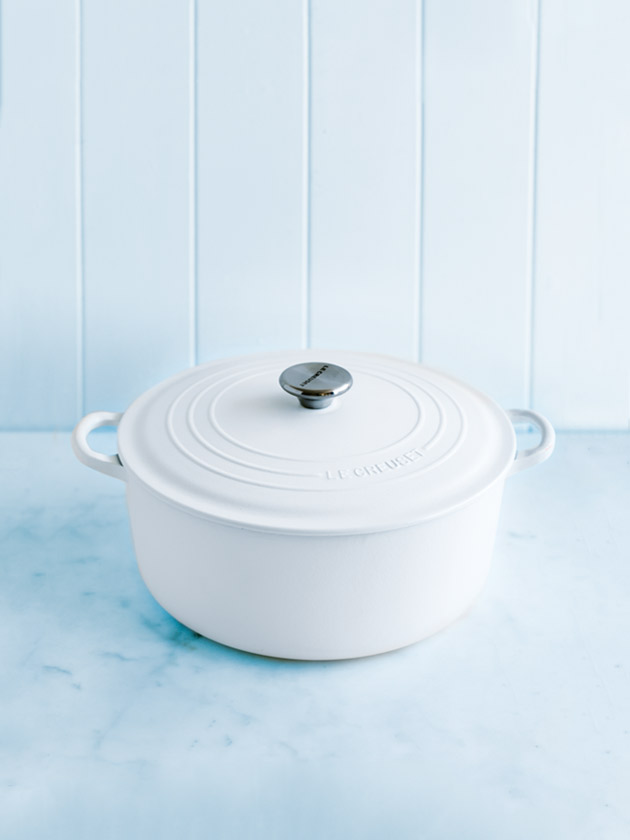 Le Creuset 26cm casserole in cotton Le Creuset 26cm casserole in cotton