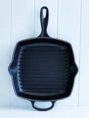 Le Creuset 26cm square grillit in satin black