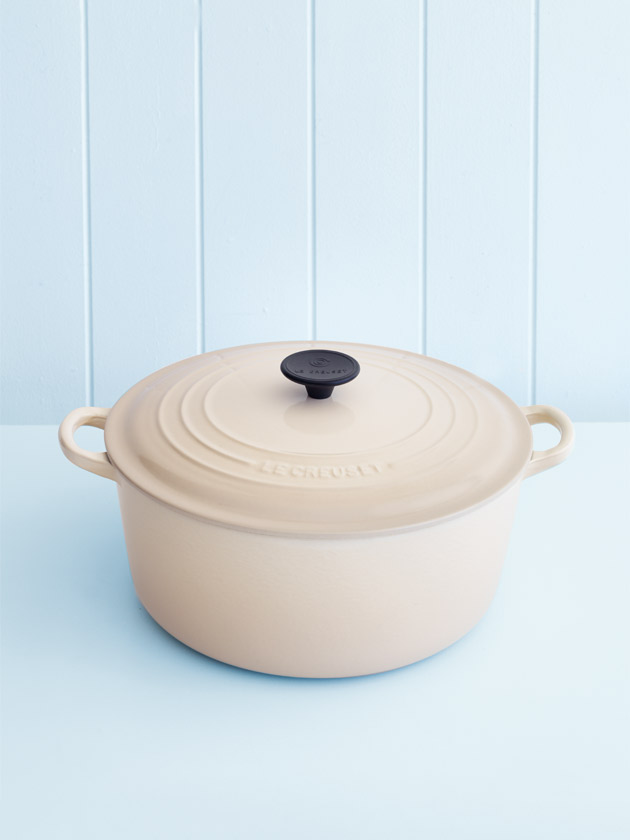 Le Creuset 20cm casserole in dune Le Creuset 20cm casserole in dune