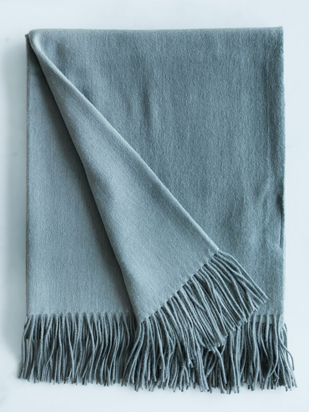 WOOL AND CASHMERE THROW - ASH GREEN/SAGE WOOL AND CASHMERE THROW - ASH GREEN/SAGE