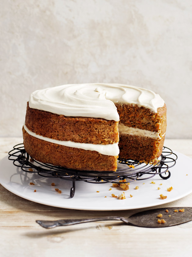 WEEKEND BAKING CARROT CAKE WITH CASHEW FROSTING