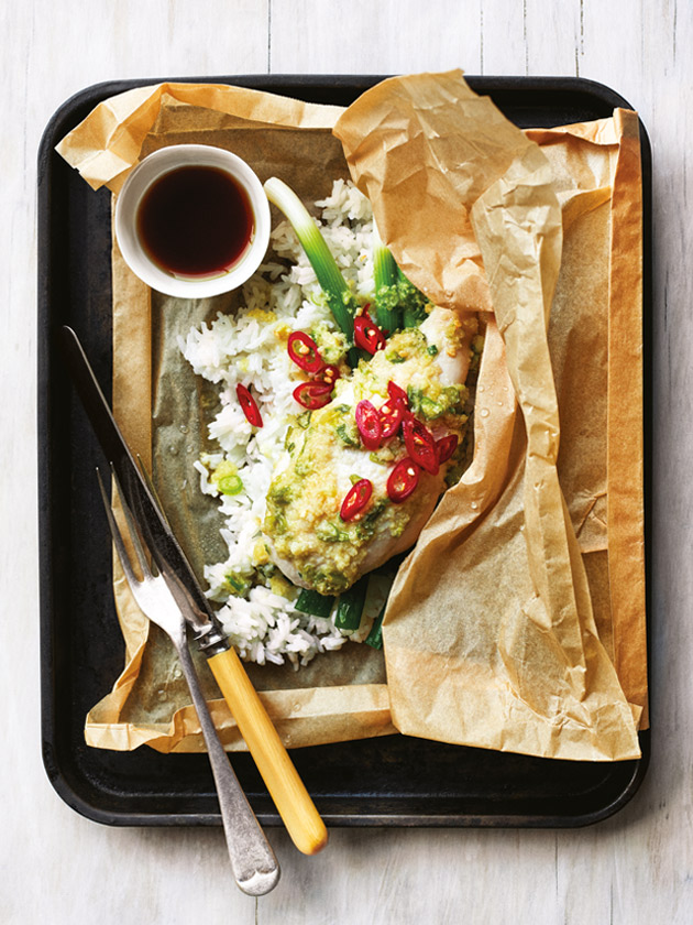 EASY WEEKNIGHTS PAPER BAY GARLIC GINGER CHICKEN
