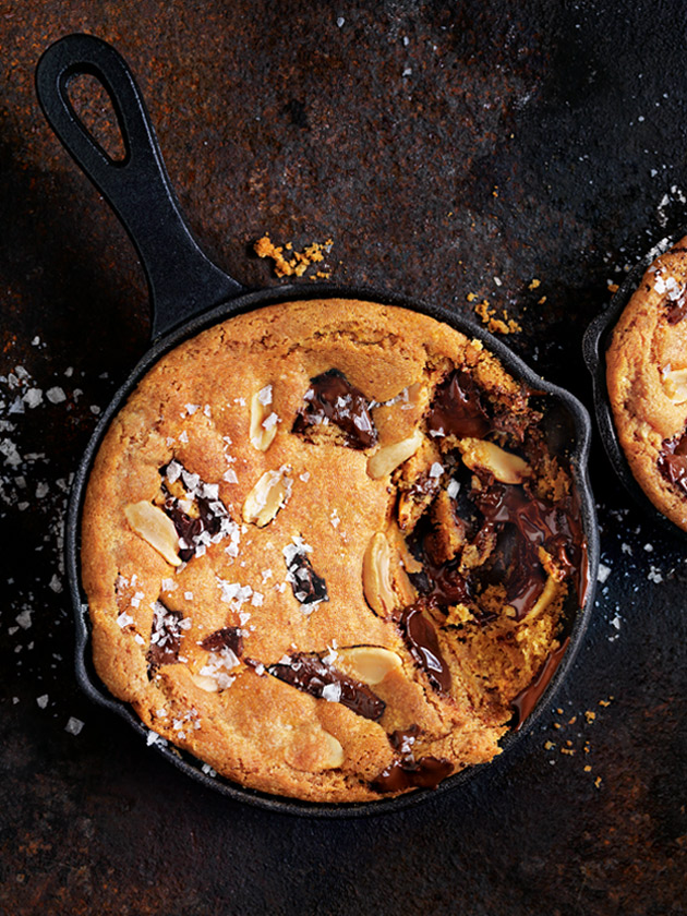 SWEET TREAT SALTED PEANUT BUTTER AND CHOC-CHIP SKILLET COOKIES