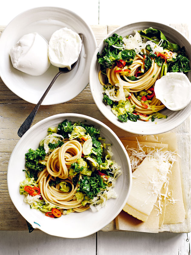 EASY WEEKNIGHTS SIMPLE SUPER GREENS PASTA