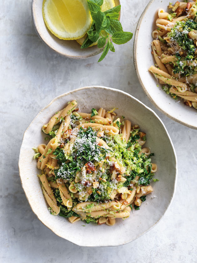 BETTER-FOR-YOU CHICKPEA PASTA WITH CHEATS BROCCOLI PESTO