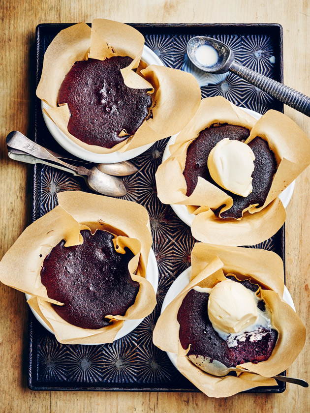COMFORTING SWEET TREAT CHOCOLATE MUD PIES